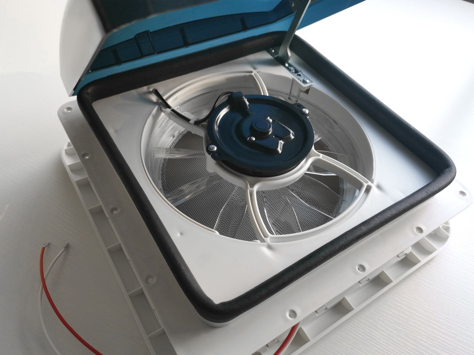 Caravan Camper 12V Shower Roof Hatch LED Lights & Vent Exhaust Fan